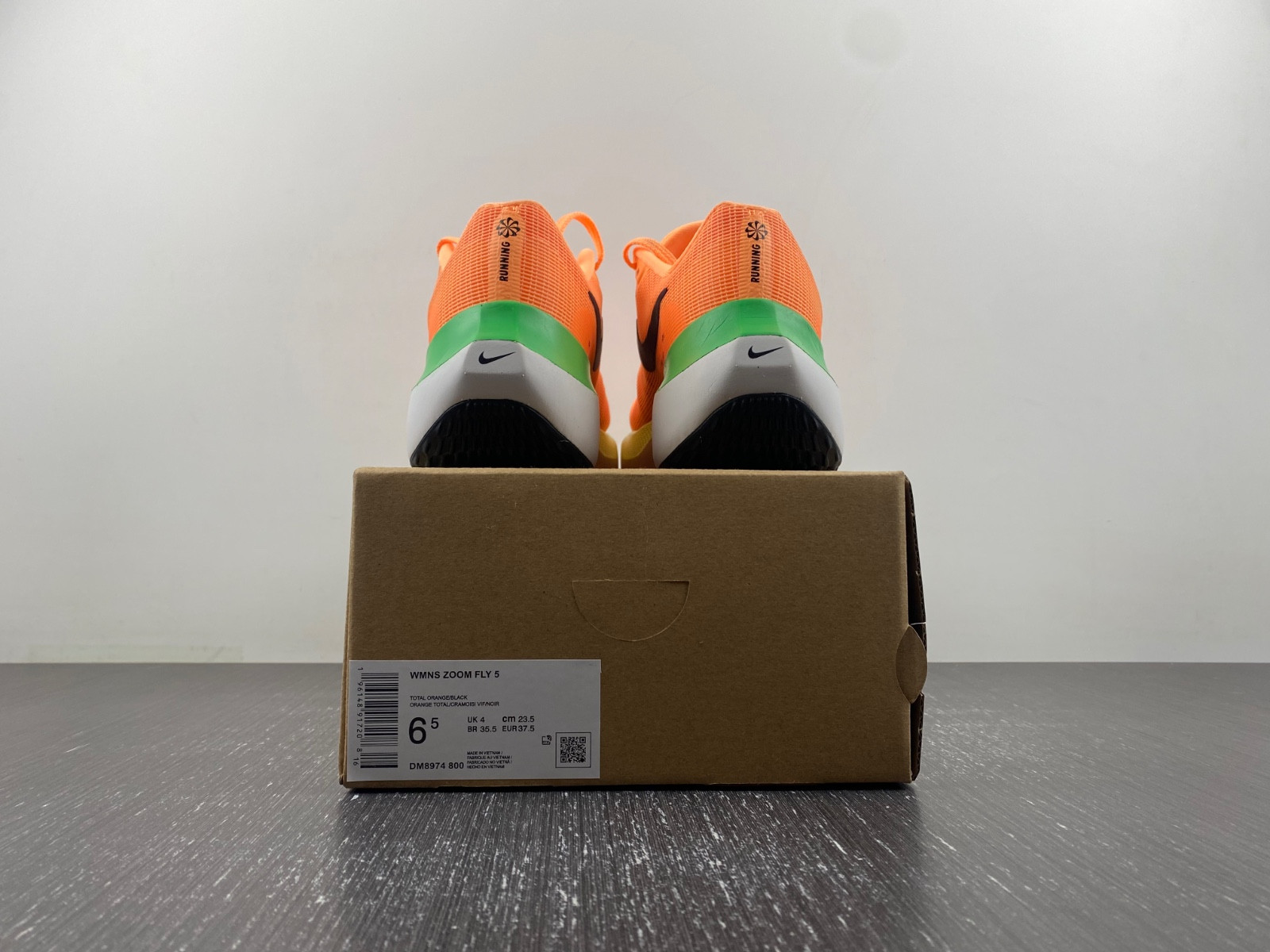 nike zoom fly 5 total orange ghost green (women