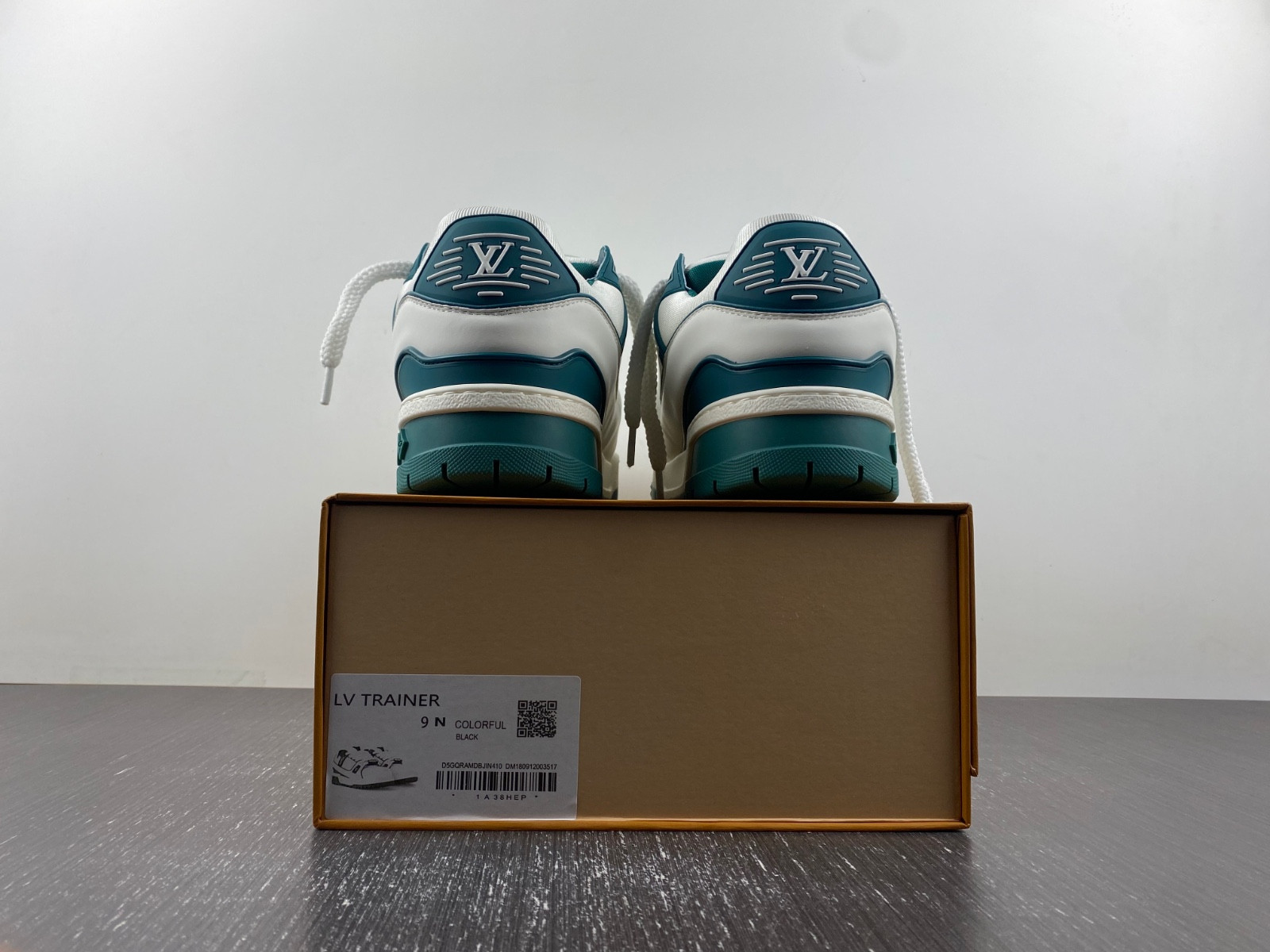 lvt sneakers