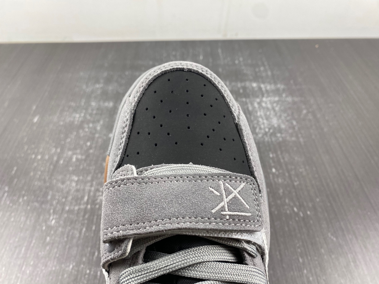 travis scott x jordan cut the check