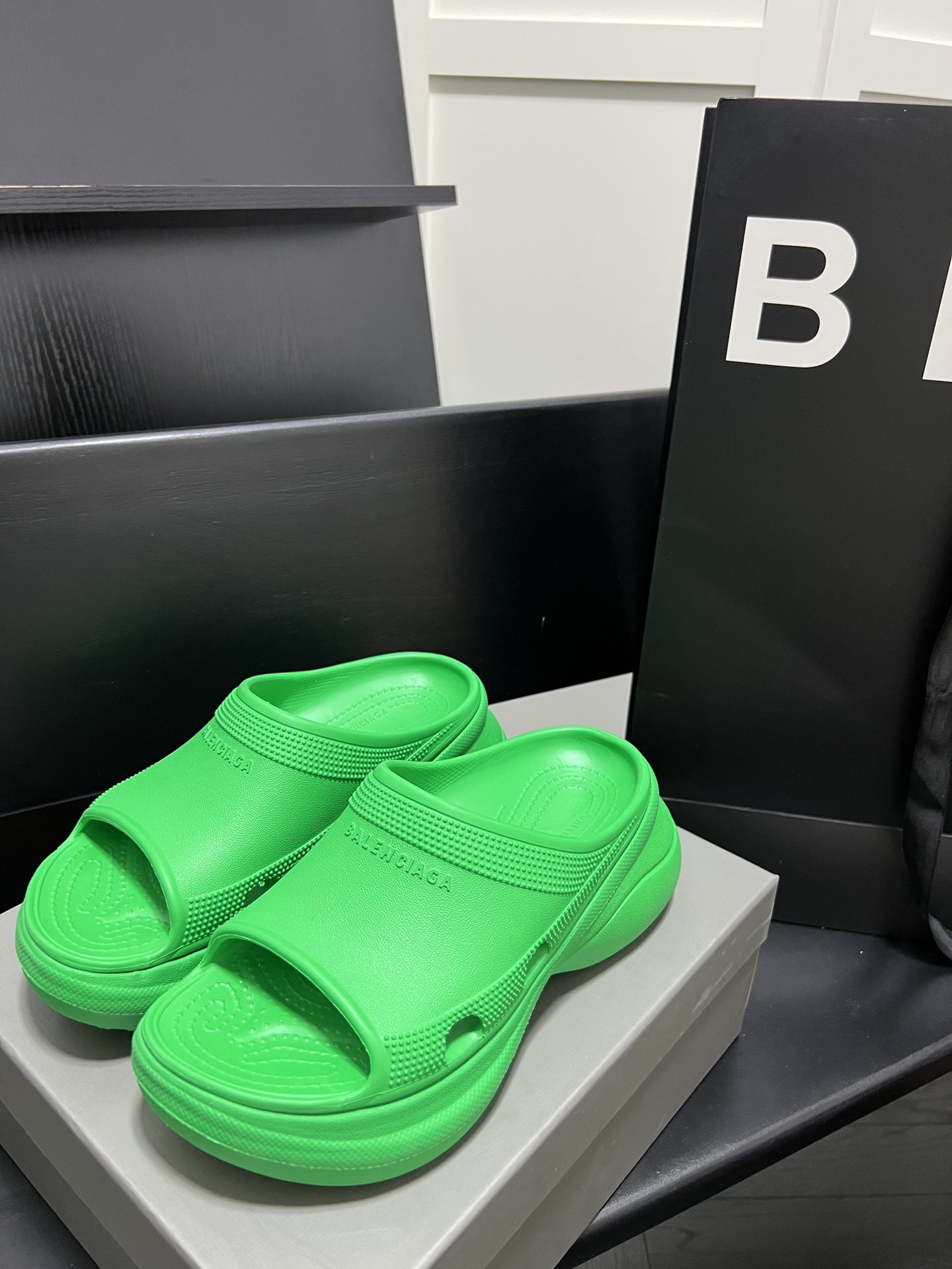 Balenciaga sLIDE