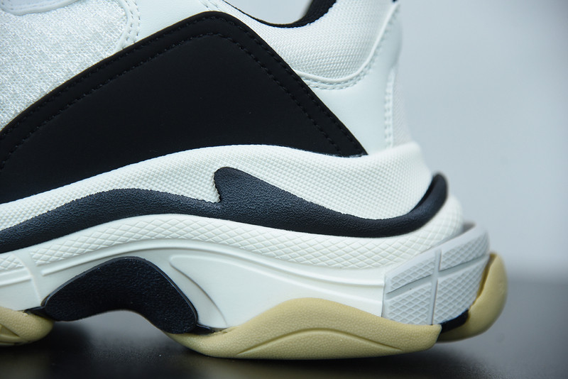 bc triple s trainer 536737 w09om 9073