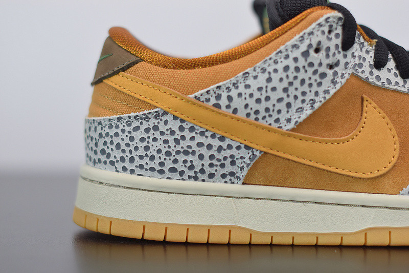 nike sb dunk low “safari” cd2563-002