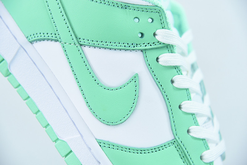 nike sb dunk low green glow dd1503-105