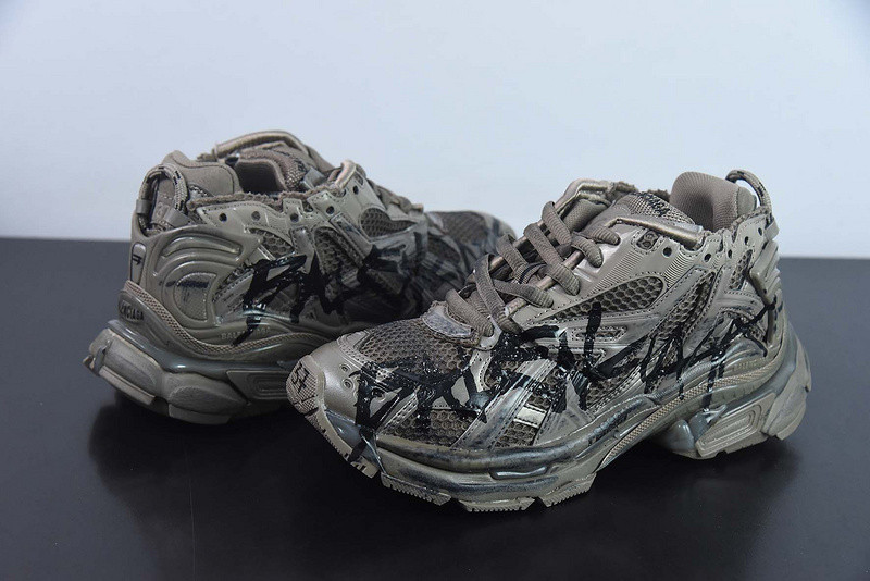 Ba*len*cia*ga runner sneaker