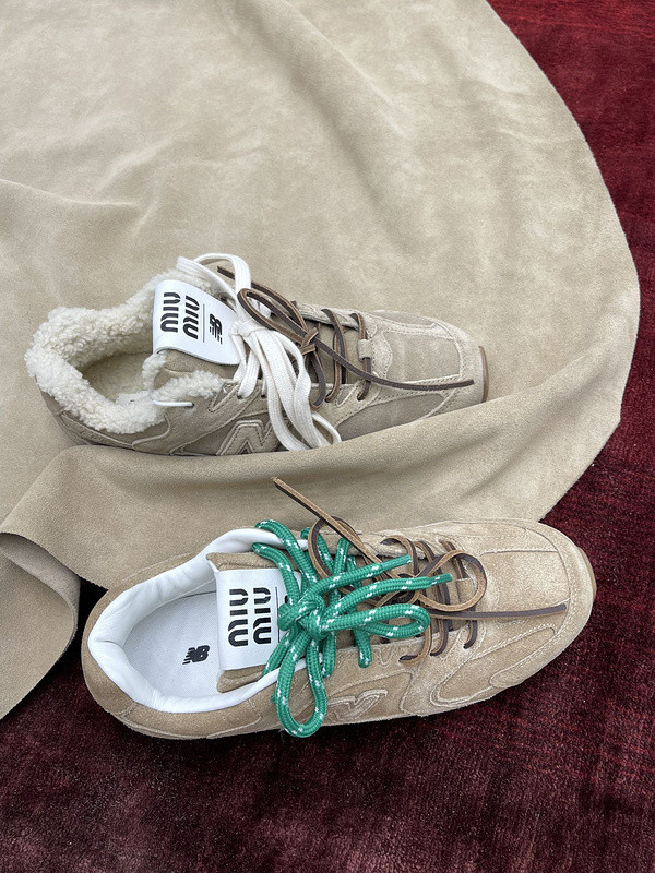 NEW BALANCE X MIUMIU SNEAKER