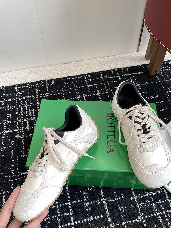 BOTTEGA VENETA Sneaker