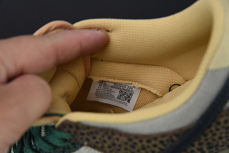 nike dunk low “safari” dx2654-200