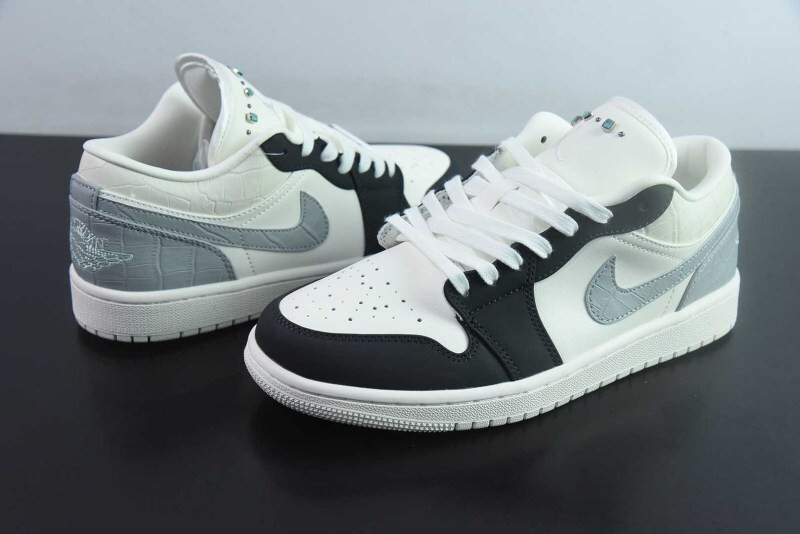 Air Jordan 1 Low Sail Light Smoke Grey IO2242-101