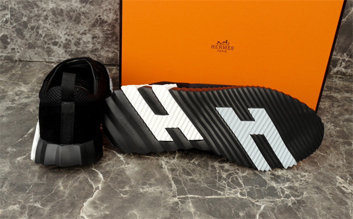 H**mes sneaker