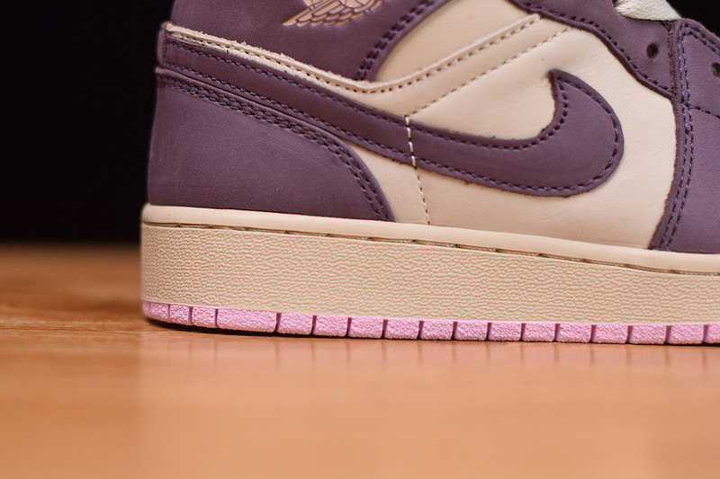 air jordan 1 mid "purple dust" 555112-500