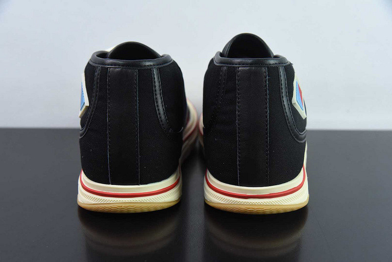 BOTTEGA VENETA Sneaker