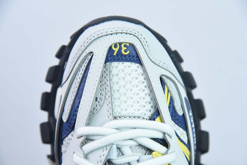 bc track sneaker