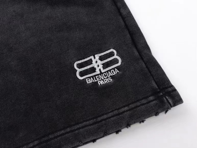 Ba*len*cia*ga clothes