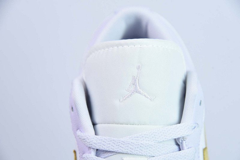 wmns air jordan 1 low