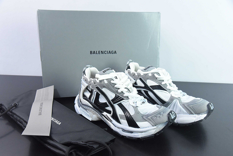Ba*len*cia*ga runner sneaker